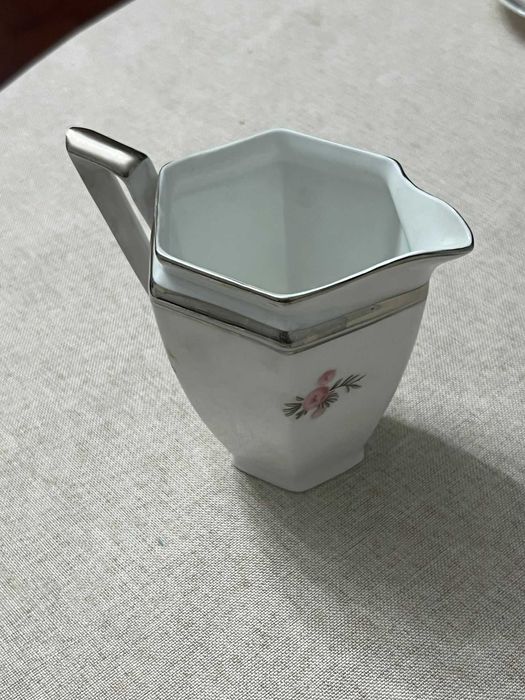 Elegante conjunto de chá/café da Vista Alegre (VA – Portugal)