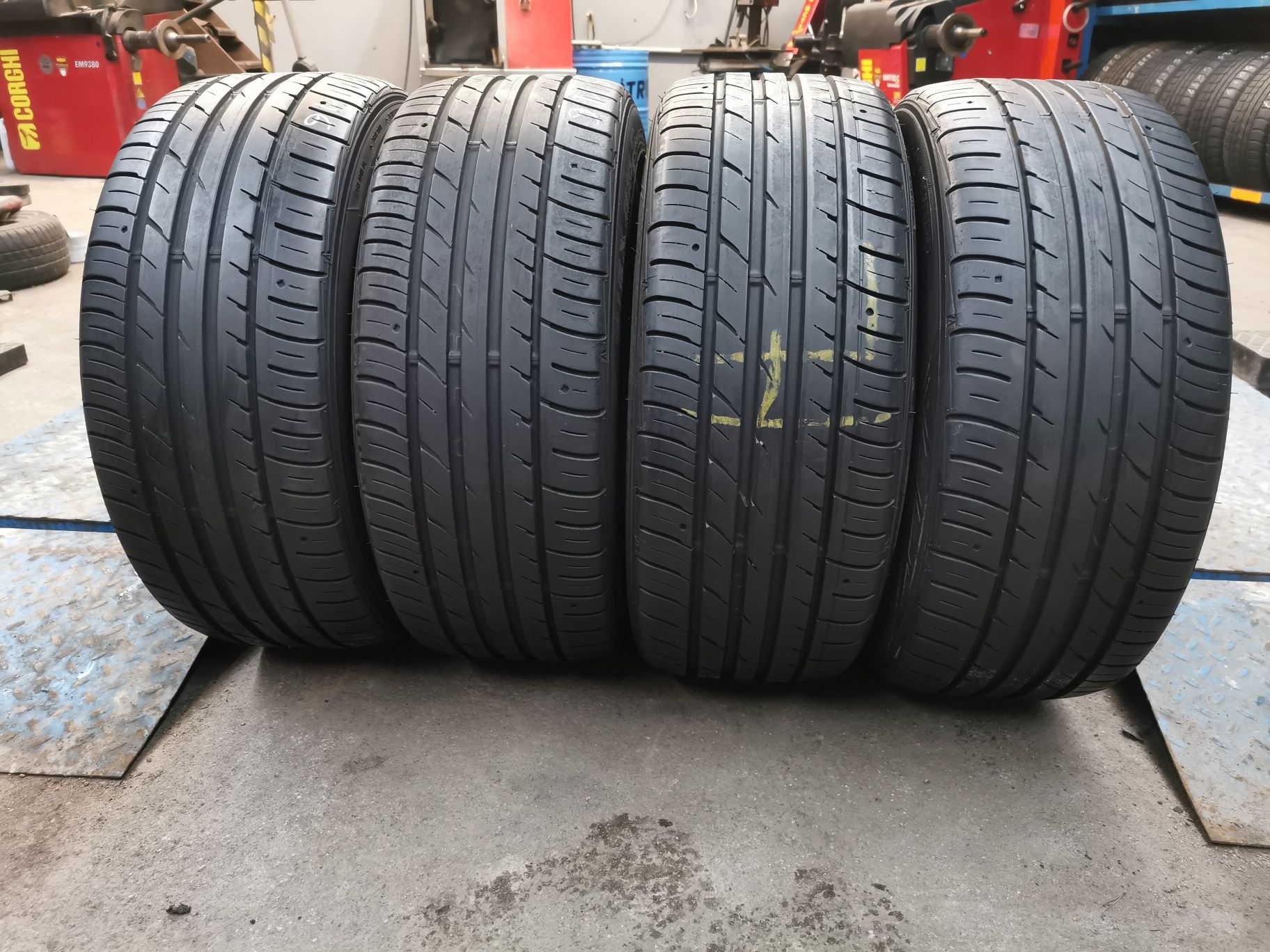 Komplet opon 215/45R16 86V Falken Ziex ZE914 z 2014 roku