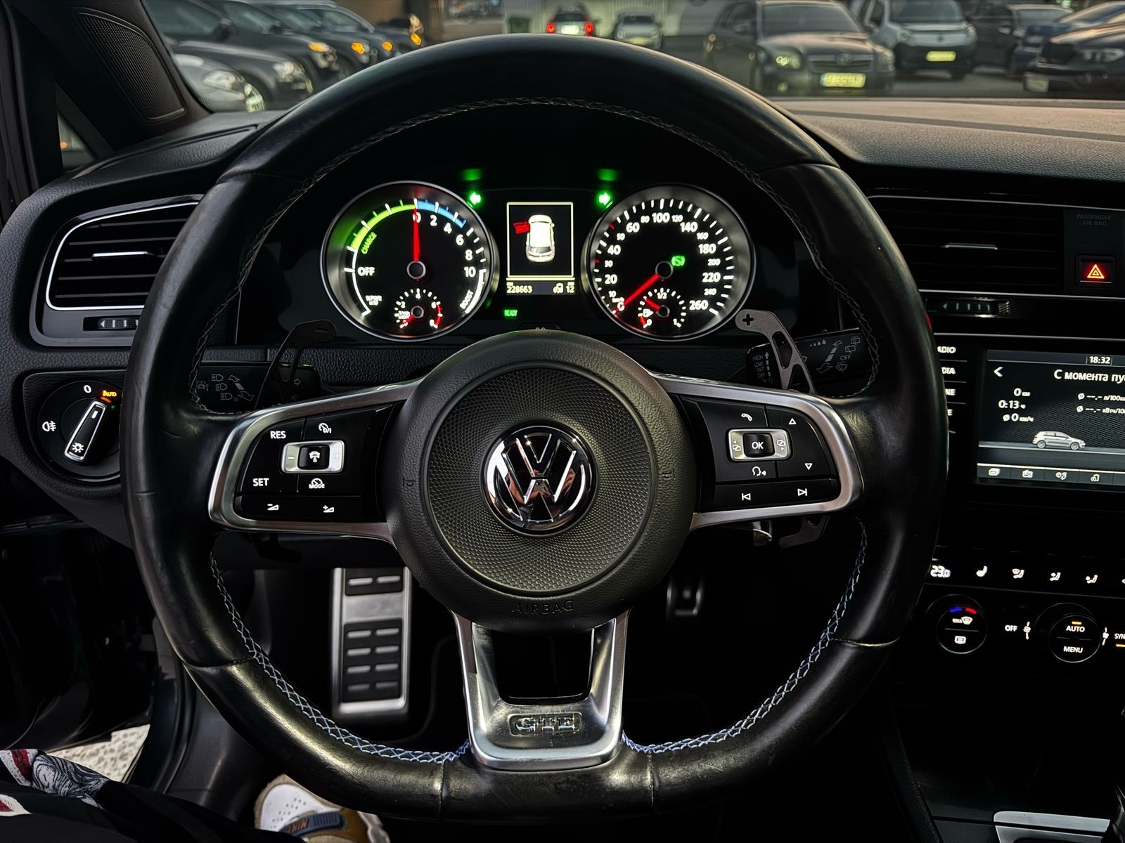 VOLKSWAGEN GOLF плагін гібрид 2015 рік
