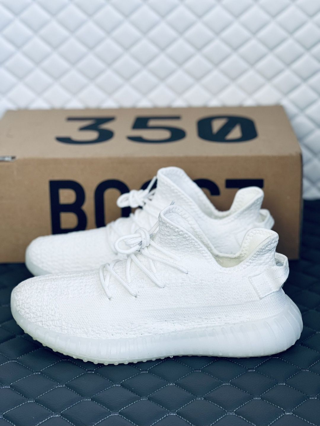 Женские кроссовки сетка adidas yeezy boost 350 v2 white белые