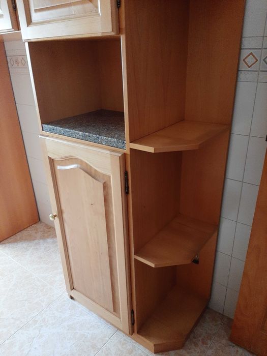 Móvel grande de cozinha