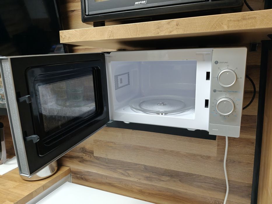 Kuchenka mikrofalowa POCO line 700W