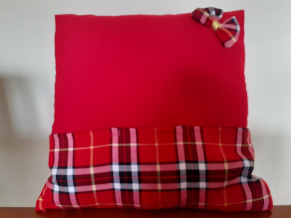2x Nowa poduszka ozdobna świąteczna z kieszeniami 40x40cm handmade