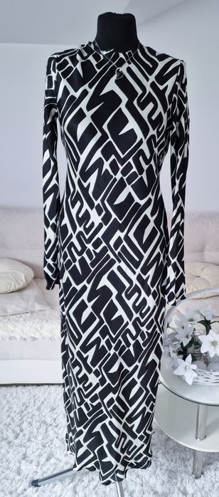 Satynowa sukienka,maxi"River Island ".