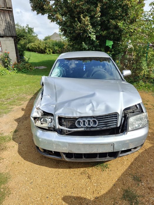 Audi A6 C5 2001 uszkodzony