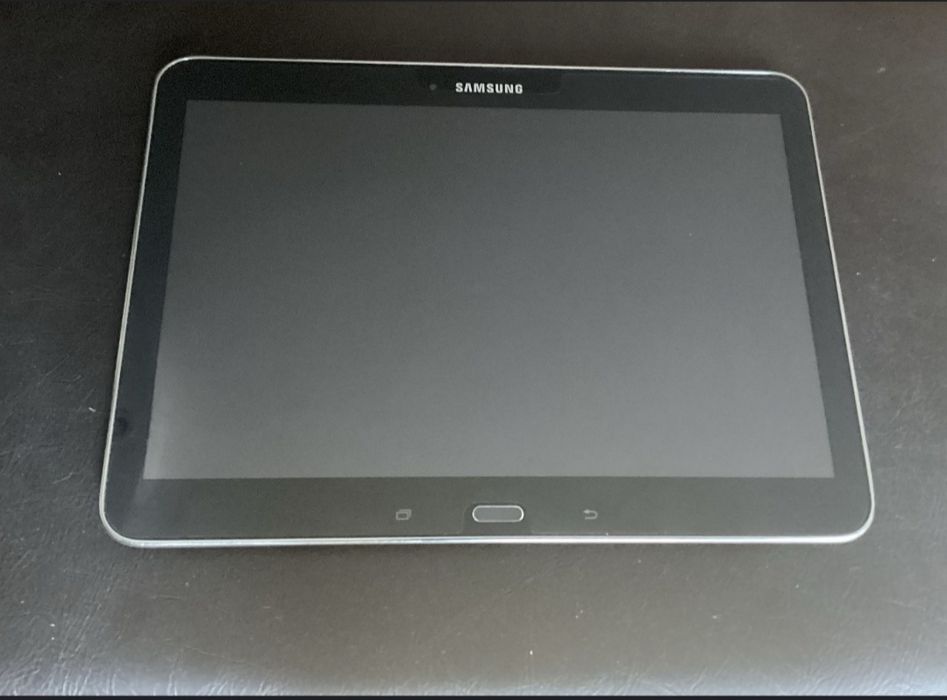 Samsung Galaxy Tab SM-T530 состояние идеальное (оригинал)Вьетнам