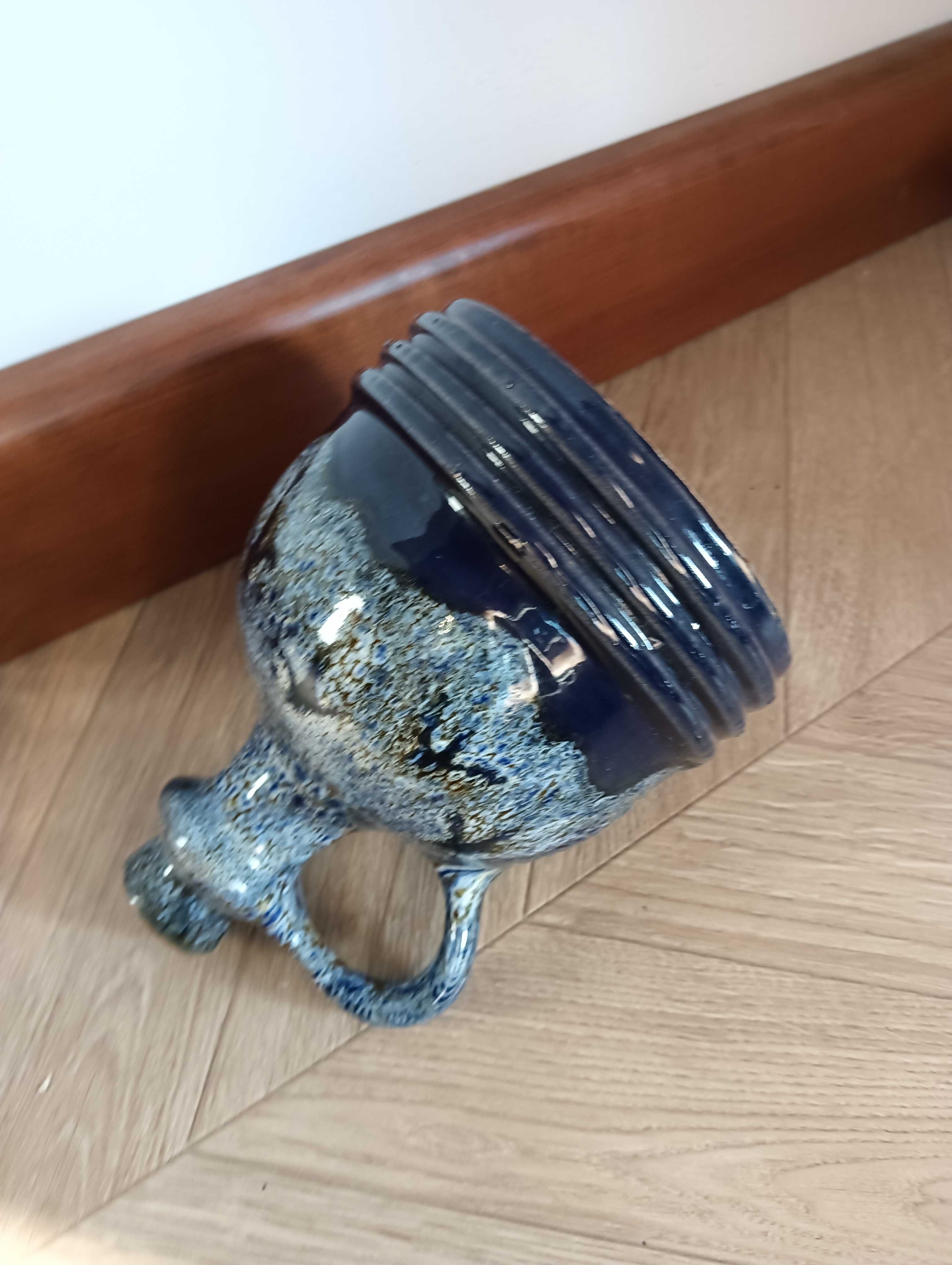 Wazon ceramiczny z uchem Haldensleben piękny