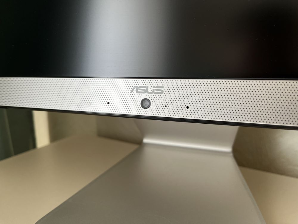 Моноблок Asus v222