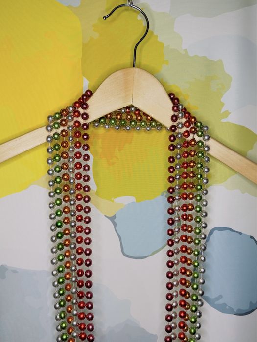 Декоративні пластикові нитки з глянцевим намистом