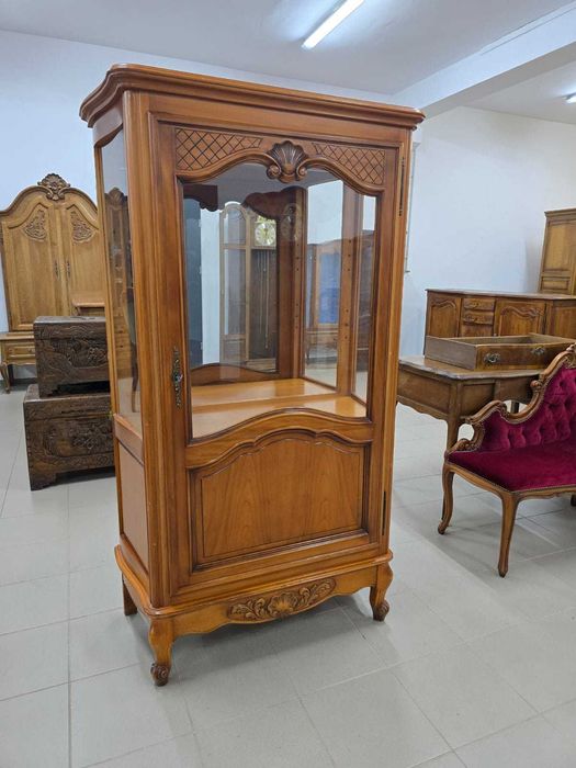 Witryna w stylu ludwikowskim (włoska). Transport na terenie kraju