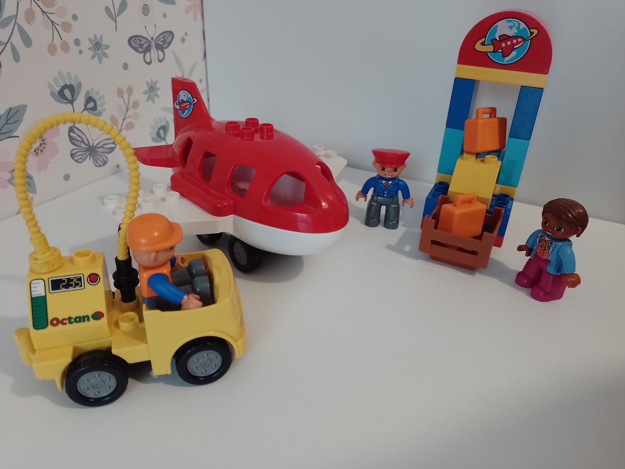 LEGO Duplo Lotnisko Samolot Auto Figurki