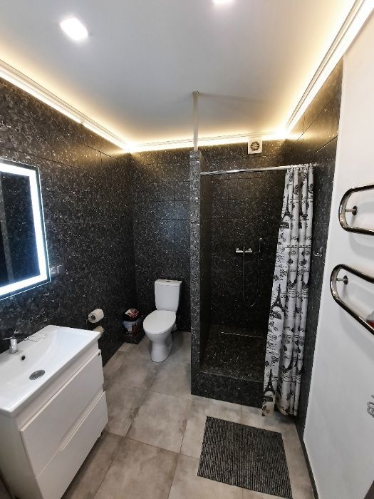 НОВА сучасна 1к квартира подобово ЦЕНТР та Chicken HUT вокзал.Є докум.