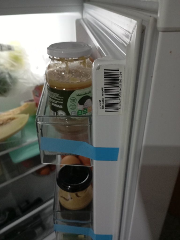 Frigorífico praticamente novo