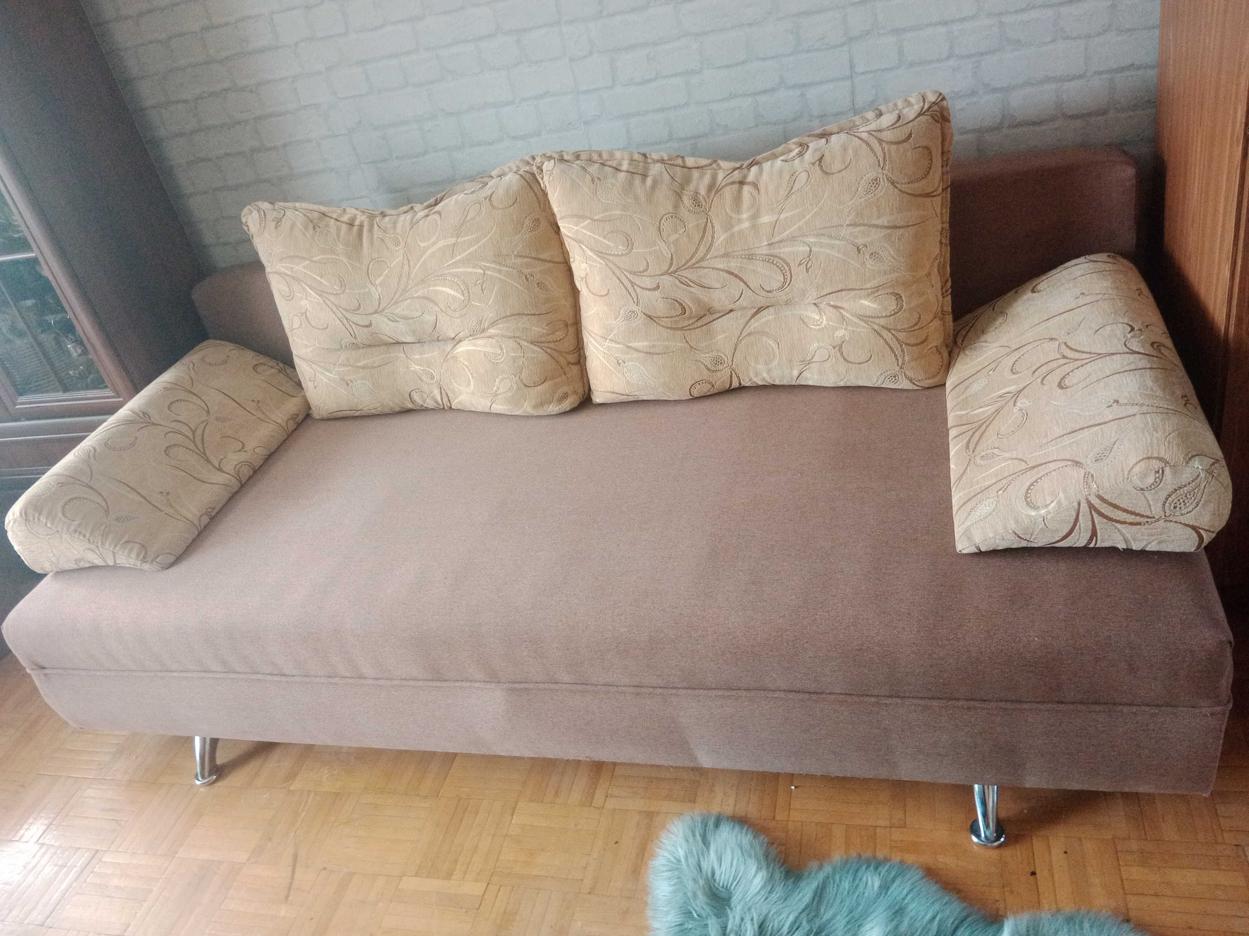 Duża sofa rozkładana + 2 pufy