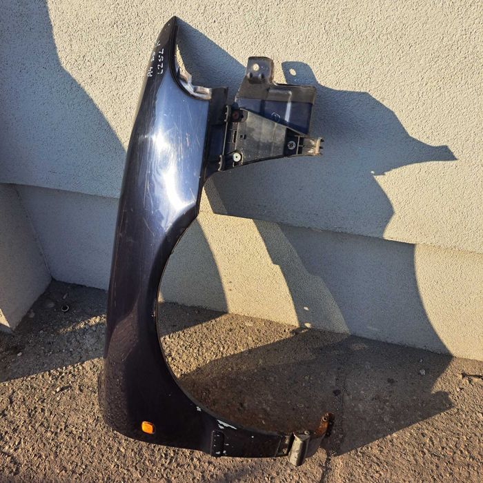 Błotnik prawy oryginał Audi A4 B5 LZ5L