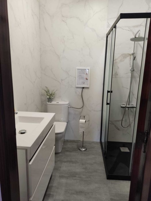 Quarto Estudantes Universitárias –2 AMIGAS-Metro à Porta