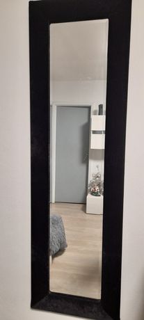 Espelho grande em veludo preto
