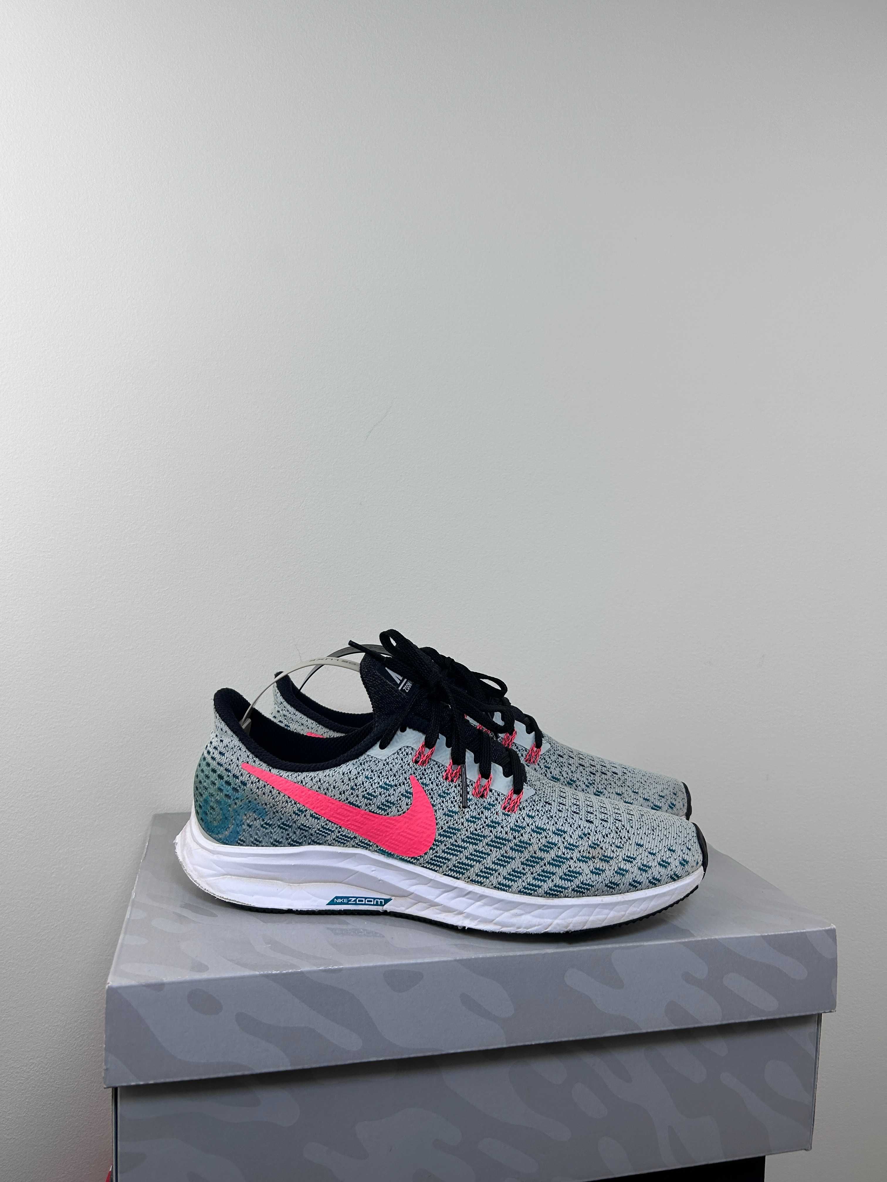 Nike Air Zoom Pegasus 35 - US 7 / EUR 38