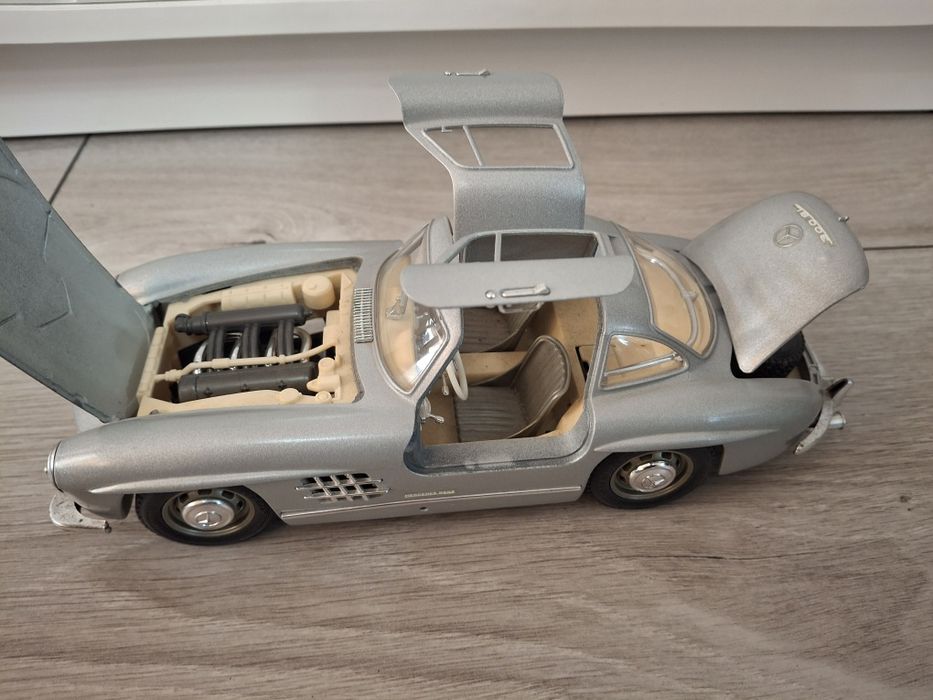 Samochód Kolekcjonerski Mercedes-Benz 300SL Bburago 1:18