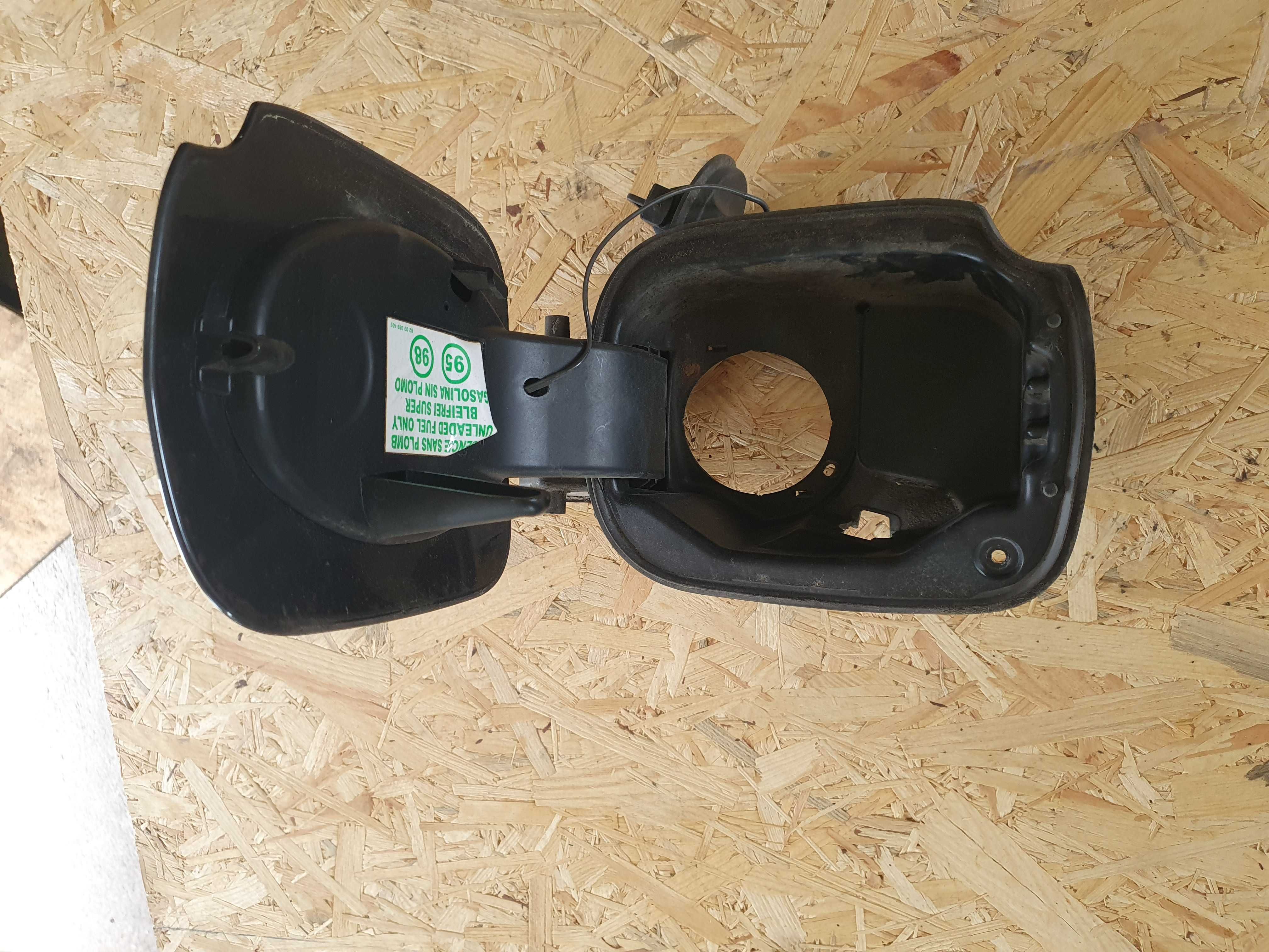 Klapka wlewu paliwa korek Renault Clio 3 III Teb 66 kpl 3 drzwi 06 rok
