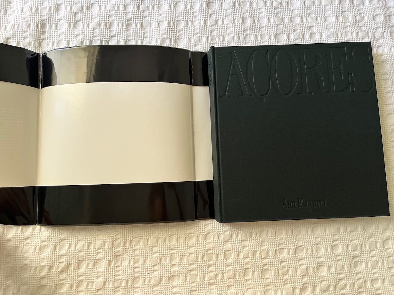 Photo-Book "Açores: Paisagem sem Mácula" de Ana Esquível