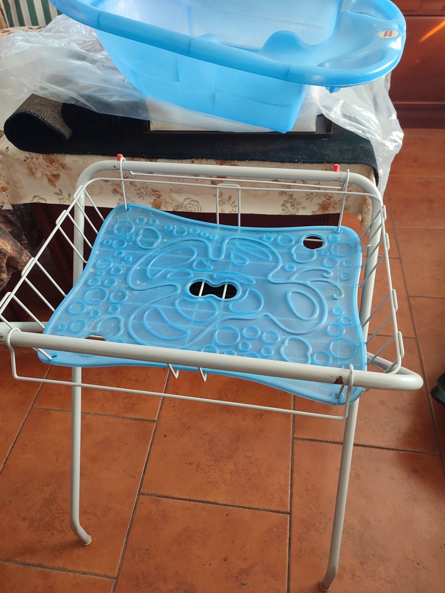Wanienka profilowana dwustronnie leżenie siedzenie włoska na stelażu