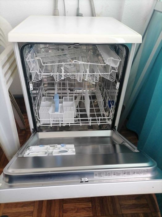 Máquina de lavar loiça Whirlpool