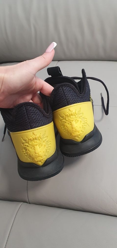 Buty Nike Lebron Witness 44.5