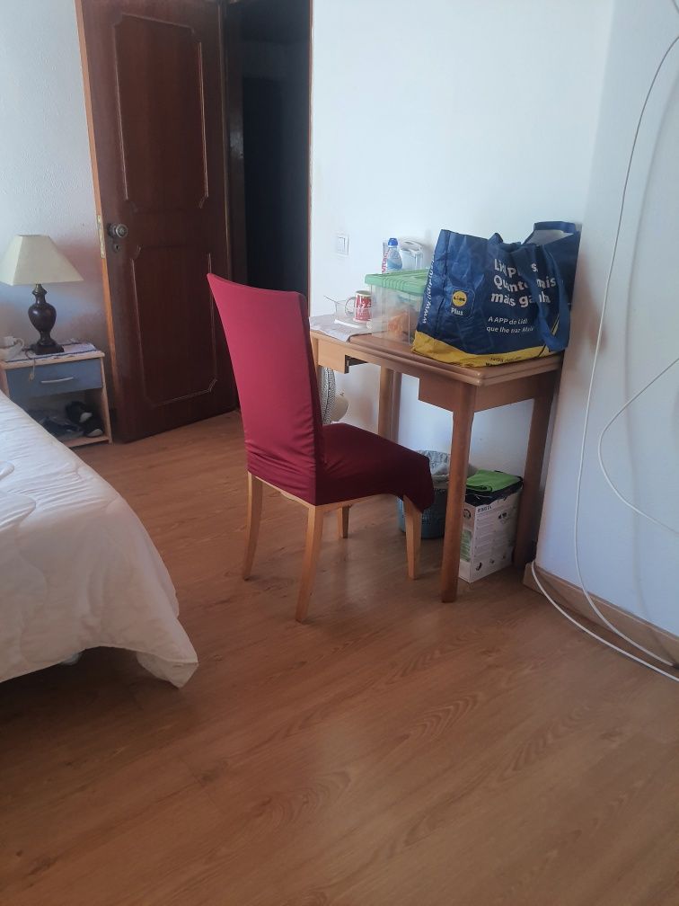 Quarto no Borel ,, perto da Amadora