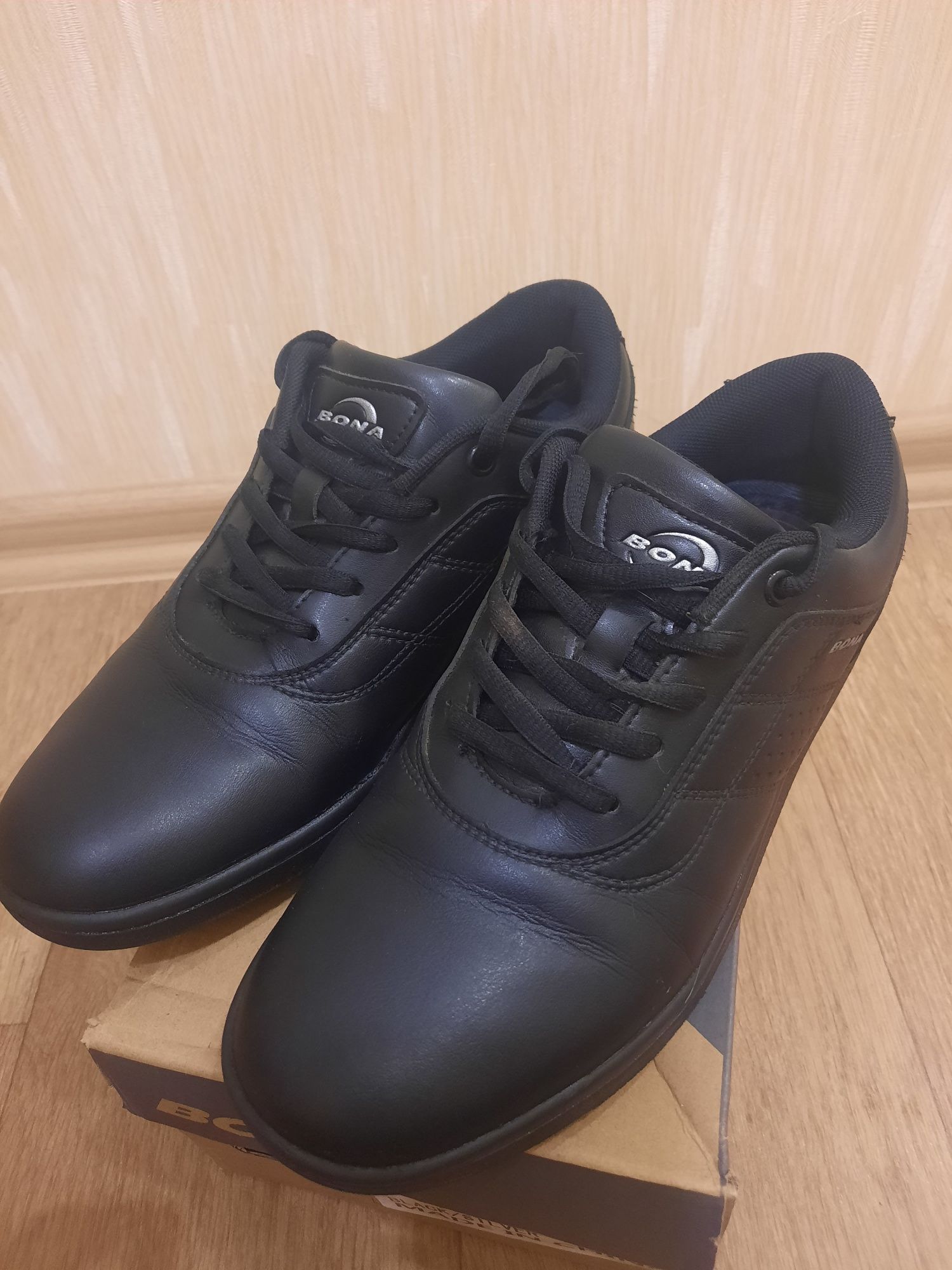 Кроссовки Bona 40 р. Кожа