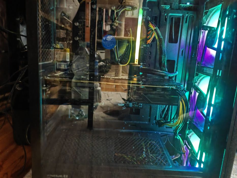 Komputer RGB super stan - Markowe części 1060 6GB, 512 SSD SAMSUNG EVO