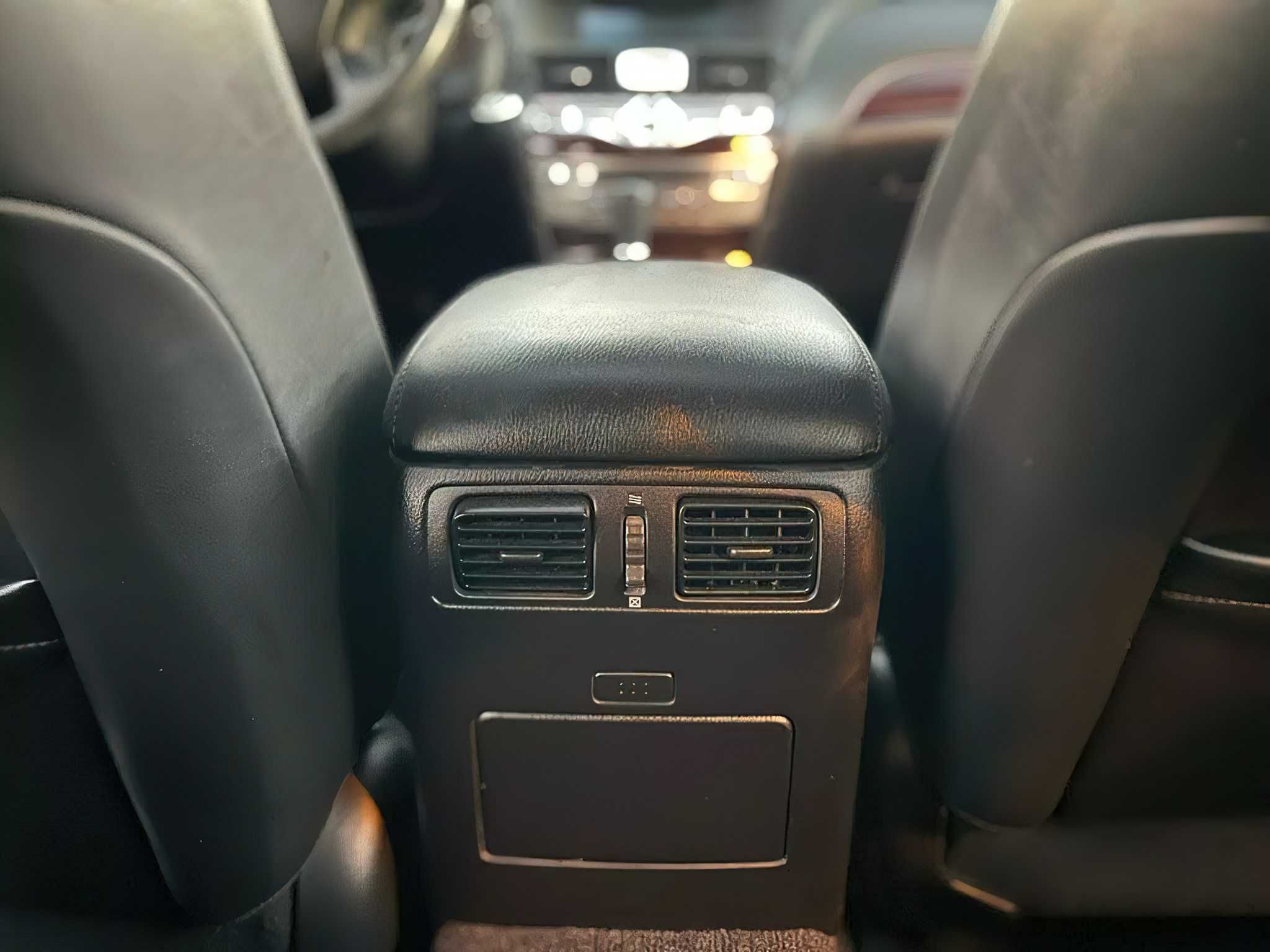 Infiniti Q70 Luxe 2018