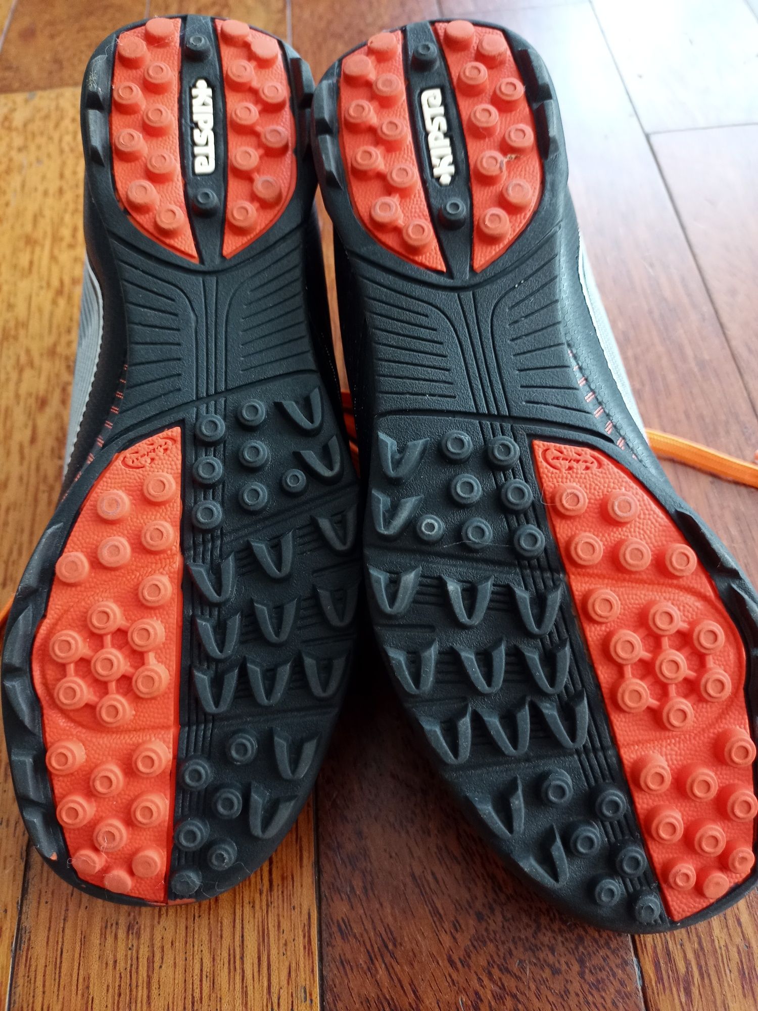 Buty chłopięce piłka r 32