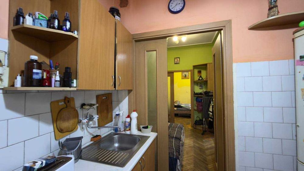 Продаж 2-кім квартири по вул. Б. Хмельницького.