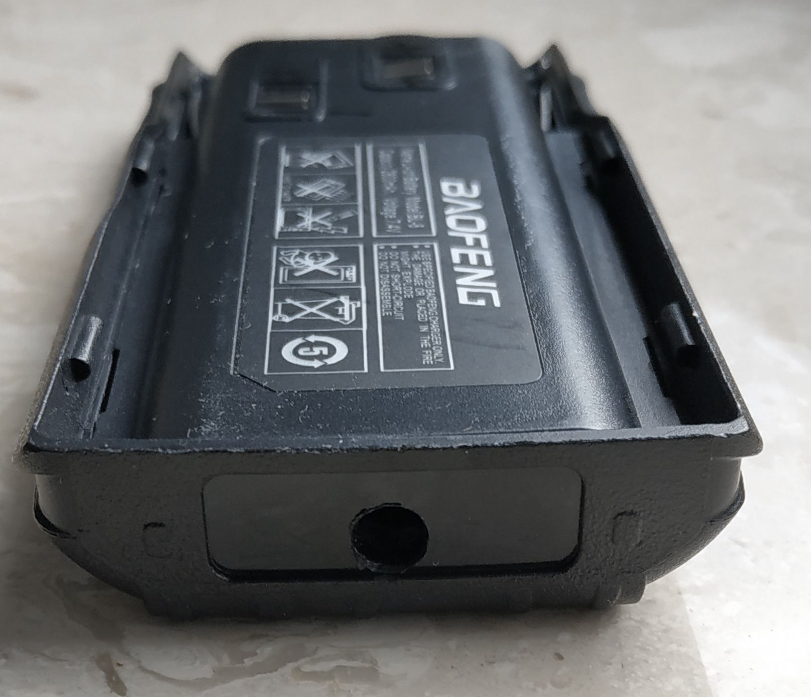 Do radio Baofeng UV-82 eliminator baterii rozebrany