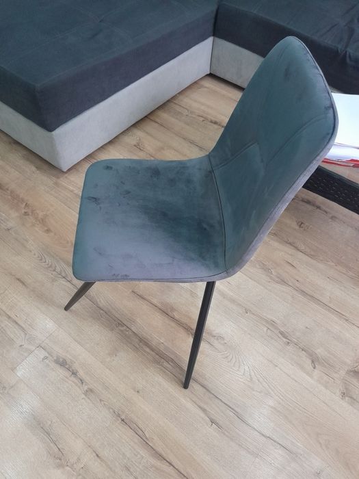 Стільці сірі 6 сині 6та чорні 8 штук