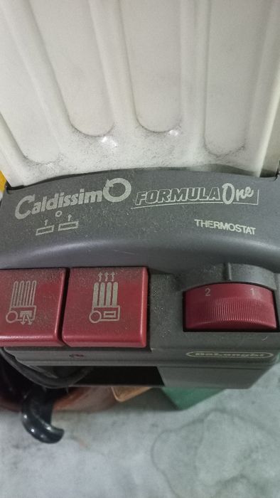 Aquecedor eléctrico  com rodas