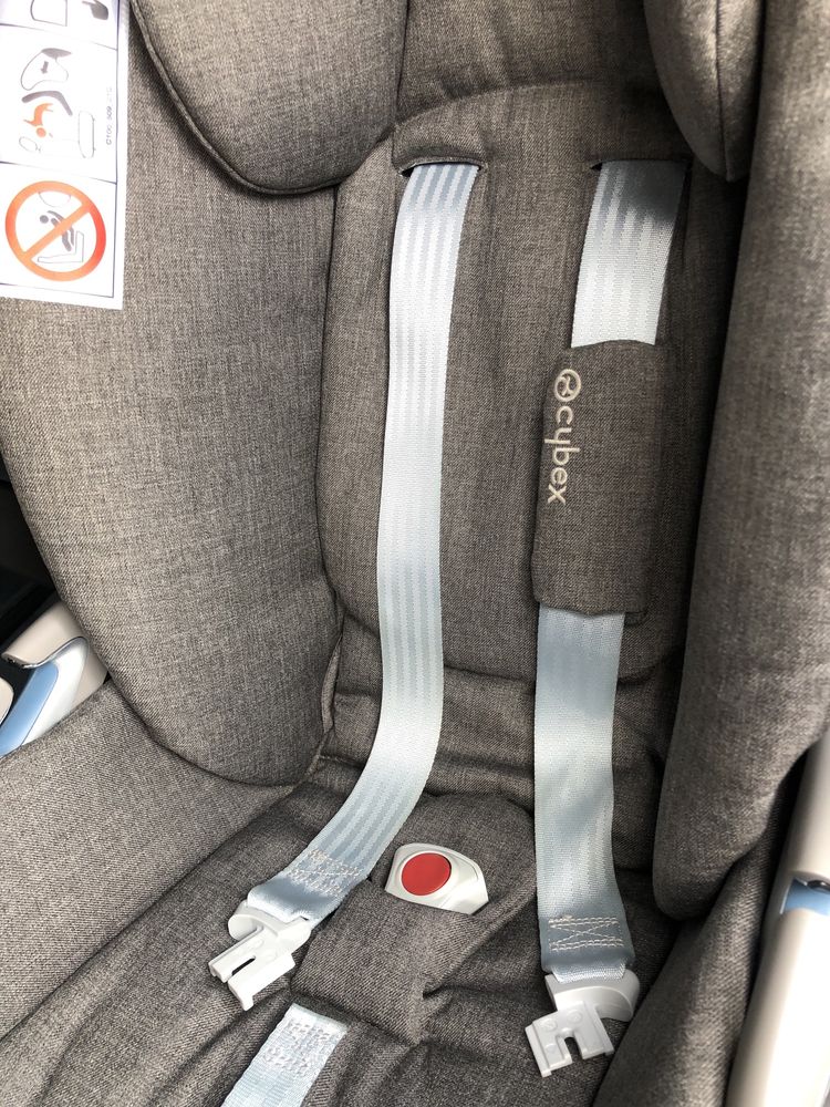 Fotelik Cybex Cloud Platinum z i-size baza