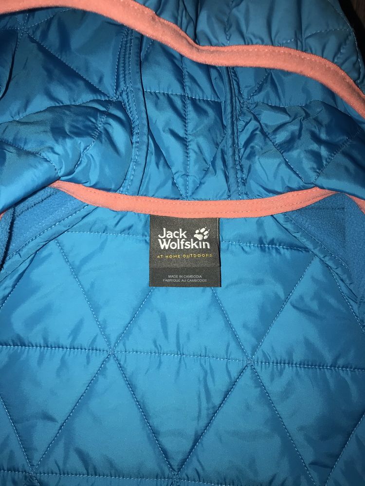 Демисезонная деми куртка спортивная теплая Jack Wolfskin