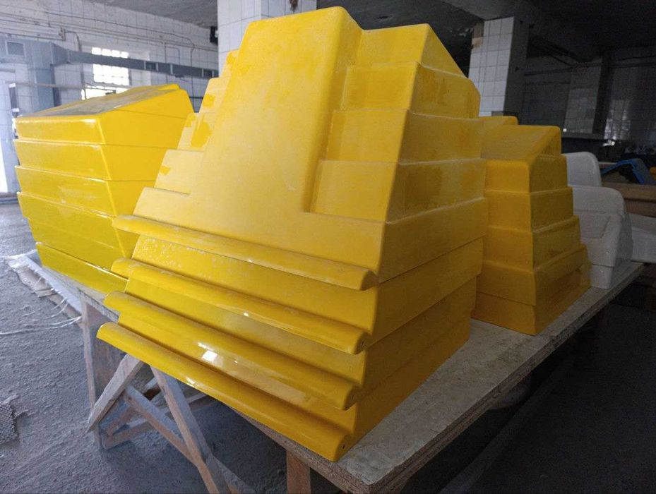 Контейнери зі скловолокна для антиожеледних матеріалів від заводу