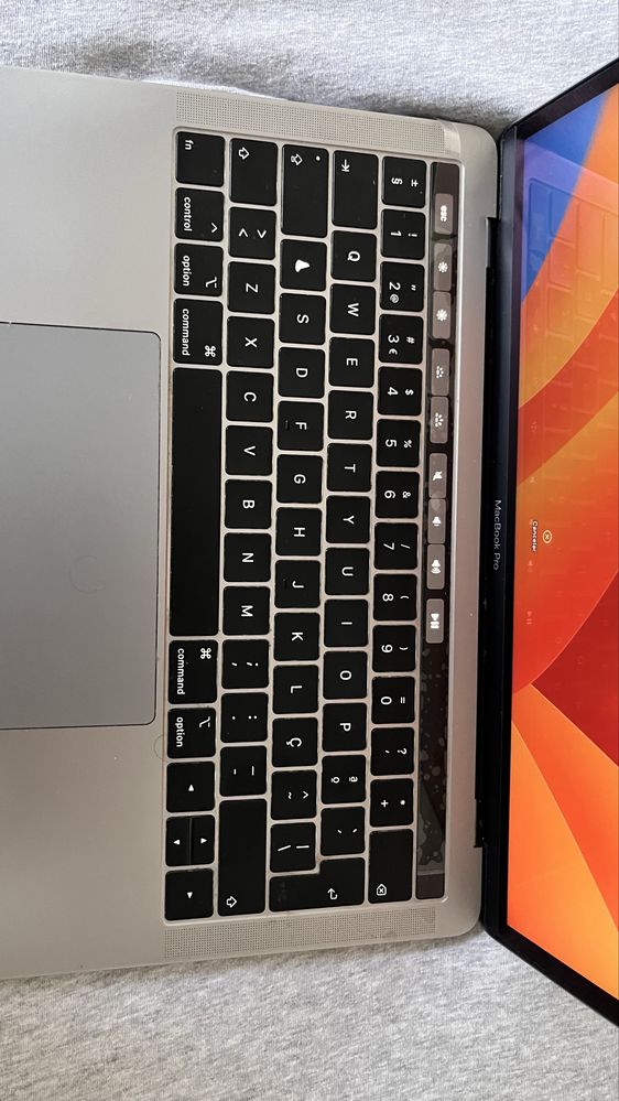 MacBook Pro 13” (2019) - i5, 16GB RAM, 256GB SSD