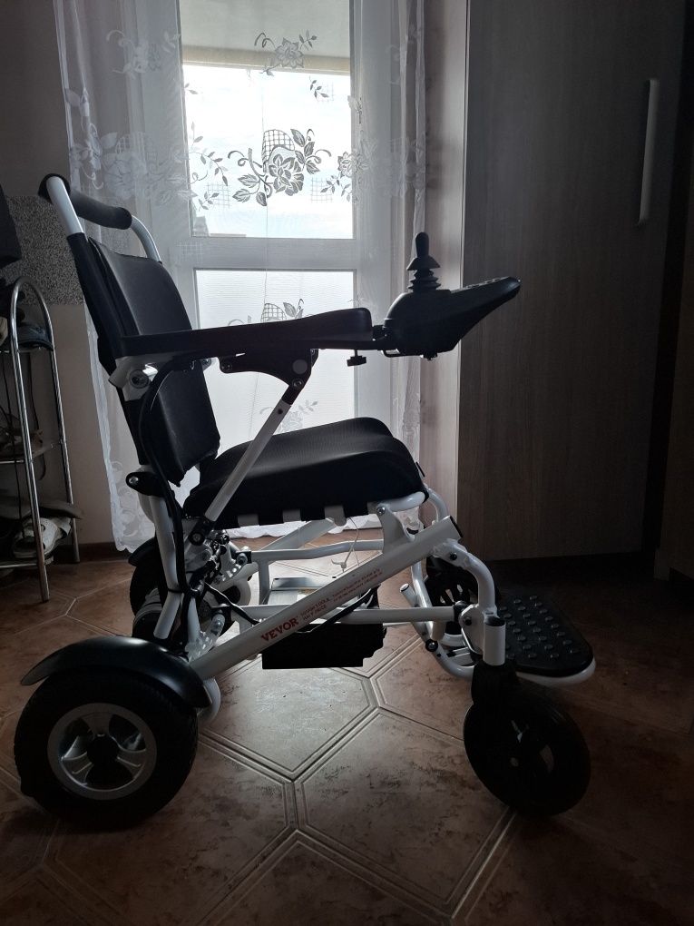 Wózek inwalidzki elektryczny