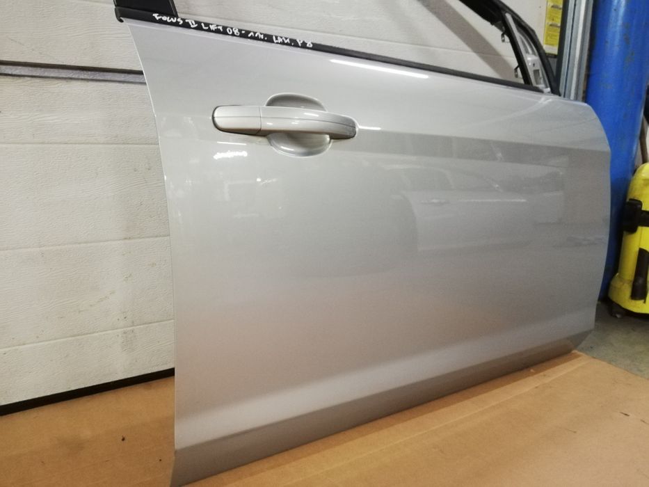Drzwi prawe przednie prawy przód Ford Focus mk2 Lift 08-11r kolor P8