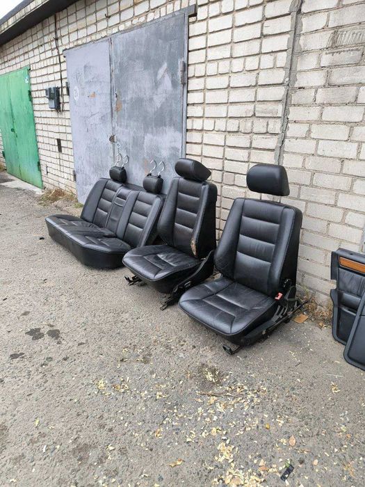 Кожаный чёрный салон Mercedes-Benz W124 седан с подогревом + карты