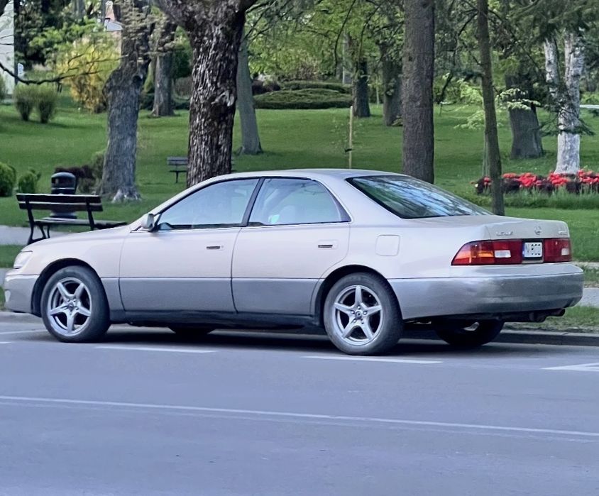 Lexus ES 300 V6 3.0