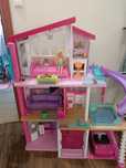 Domek Barbie z windą i basenem