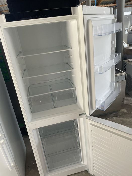Холодильник-морозильник Electrolux KNT3LE31W2  ( А200603 )