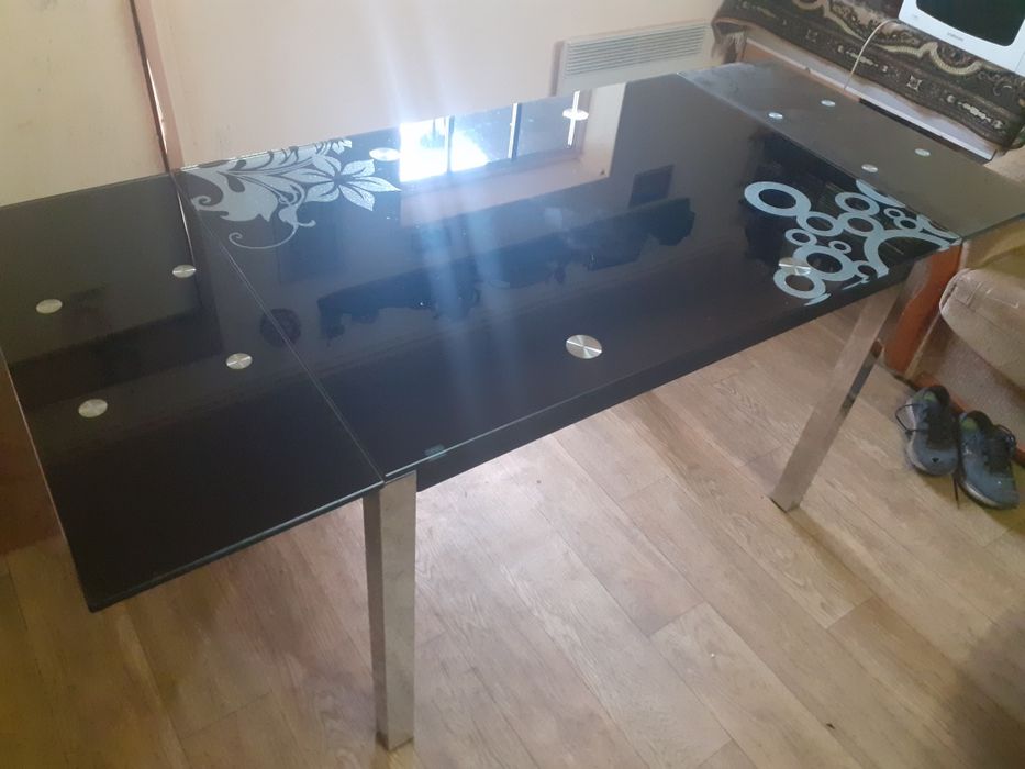 Стіл розкладний скляний