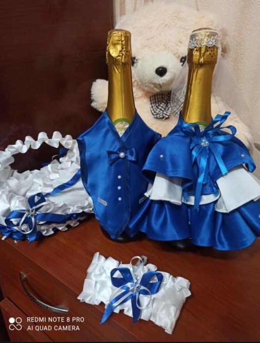 Весільний набір для шампанського сукня одяг на стіл прикраса
