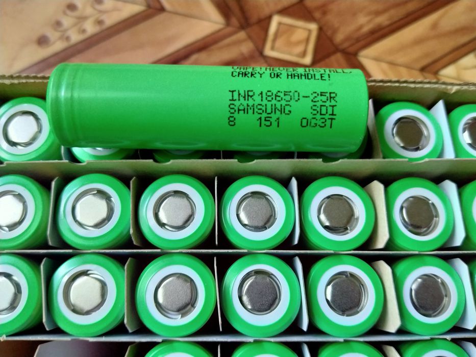 Високотоковий Samsung inr18650-25r 2500мач 20ампер 2024рік